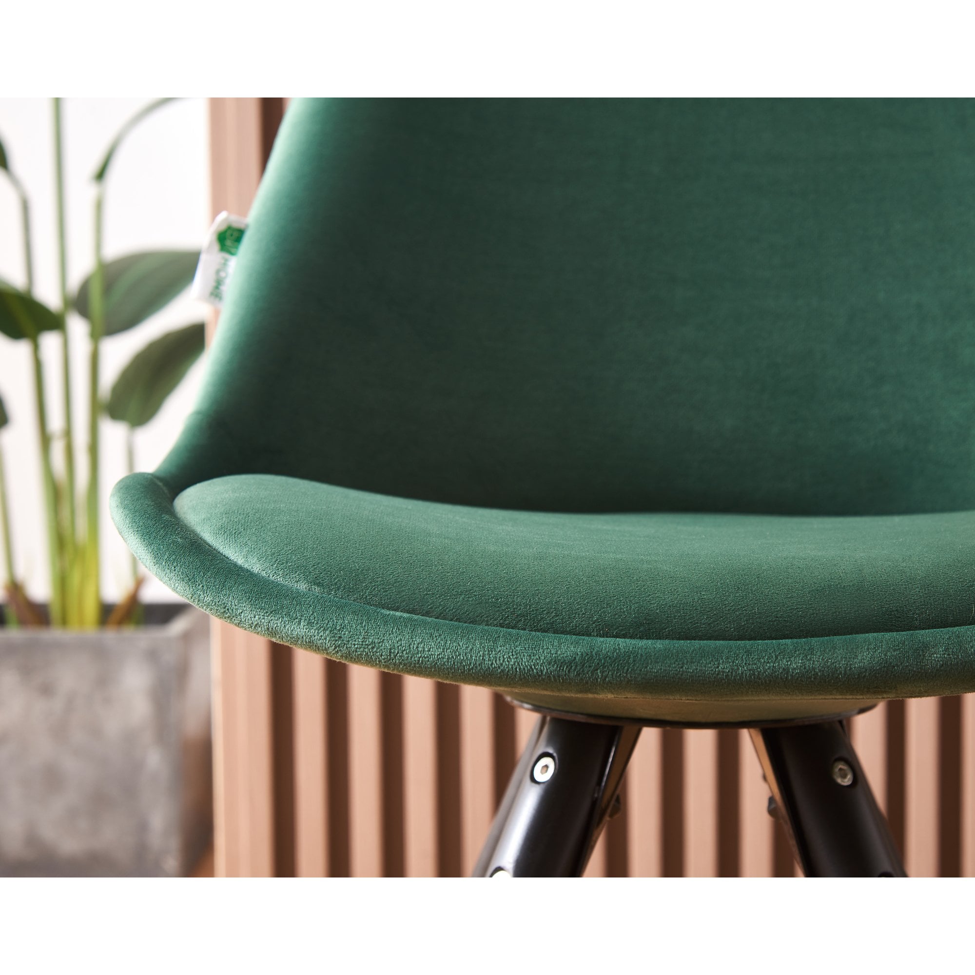Sofia Velvet Dining Chair with Metal Legs - Retro Scandinavian Style