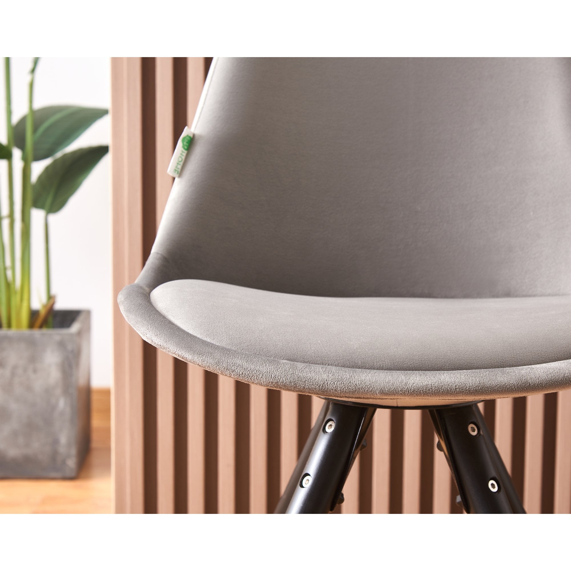 Sofia Velvet Dining Chair with Metal Legs - Retro Scandinavian Style