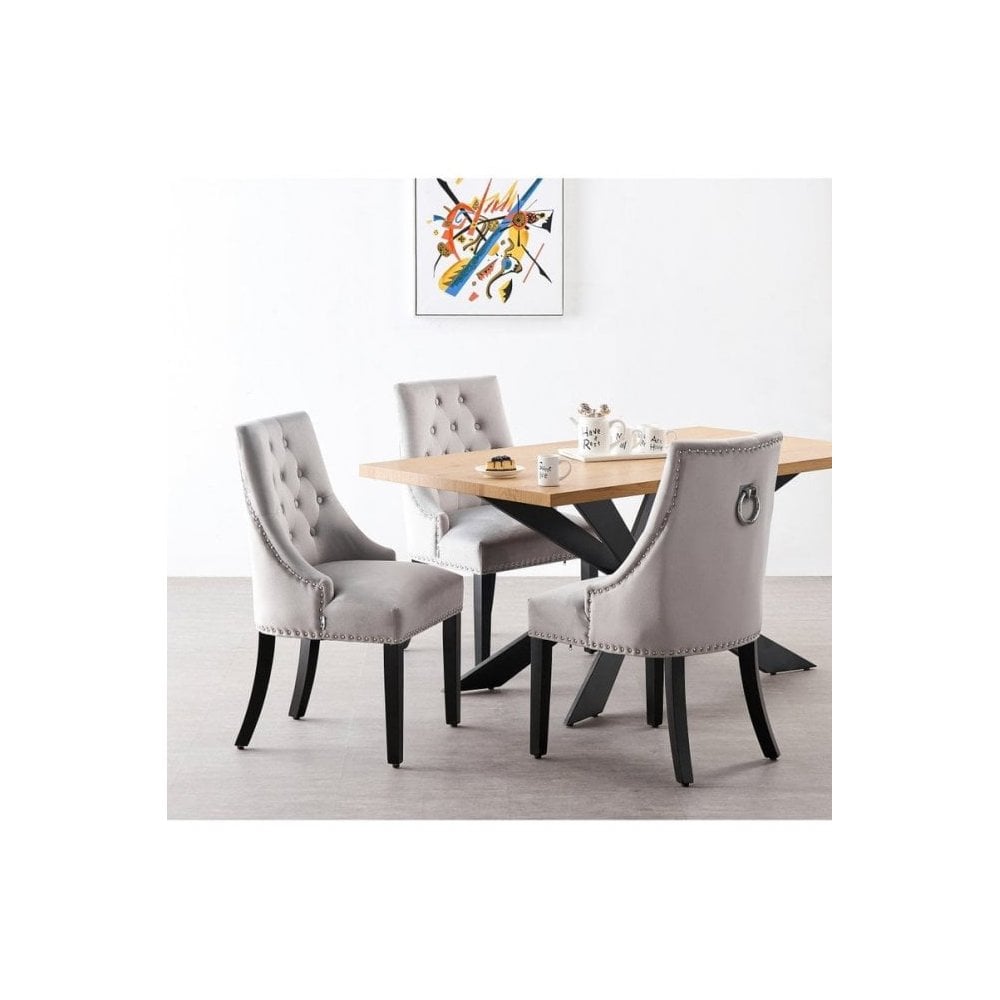 Windsor Duke Lux Dining Set - An Oak Table with Set of 4 Dining Chairs